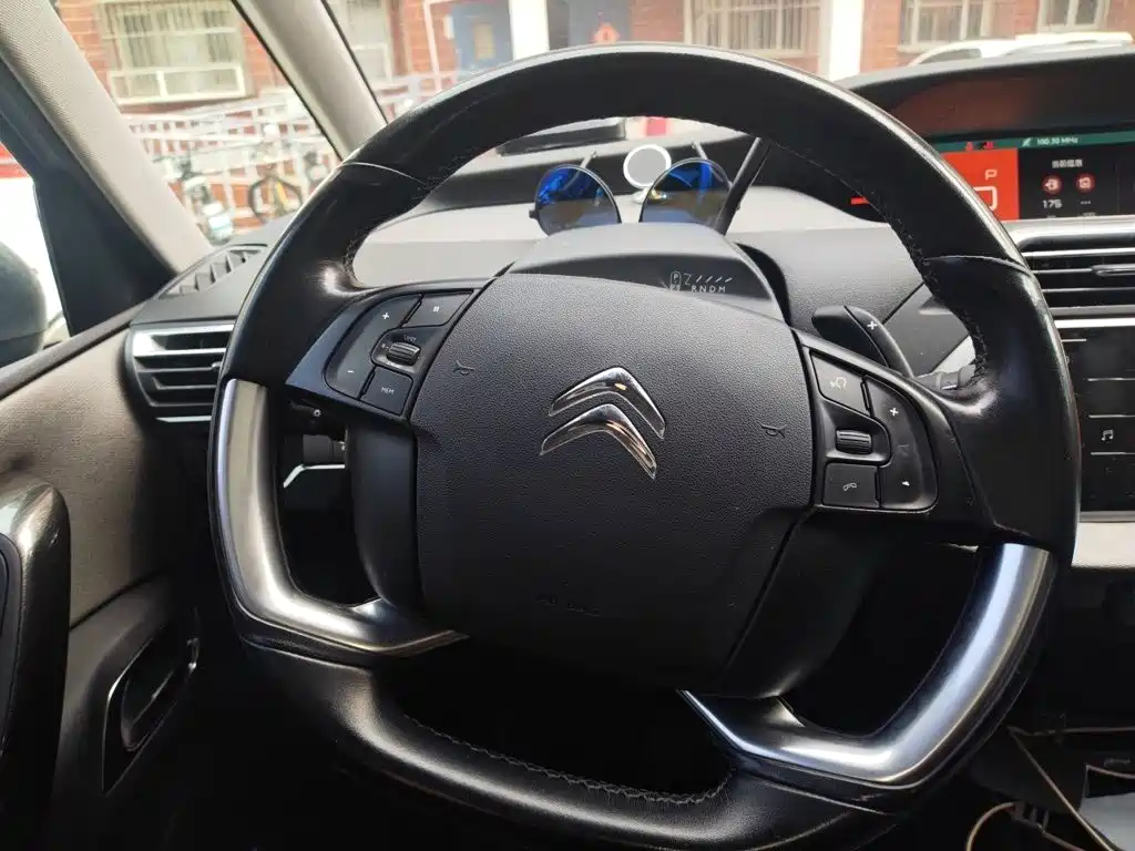 Citroen C4 Picasso — миниатюра 3