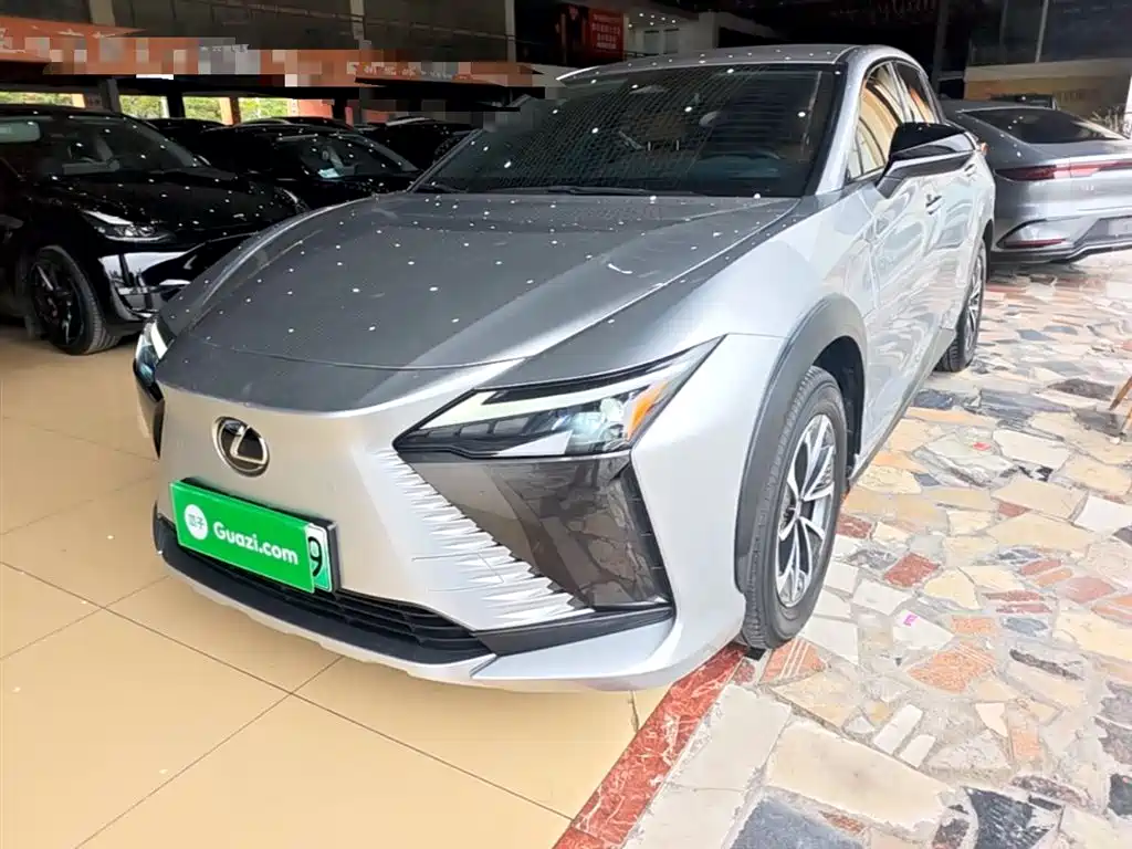 Lexus RZ 2023