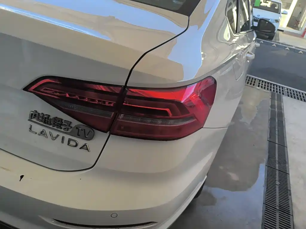 Volkswagen Lavida — миниатюра 8