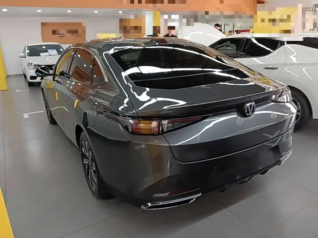 Changan Yida — миниатюра 5