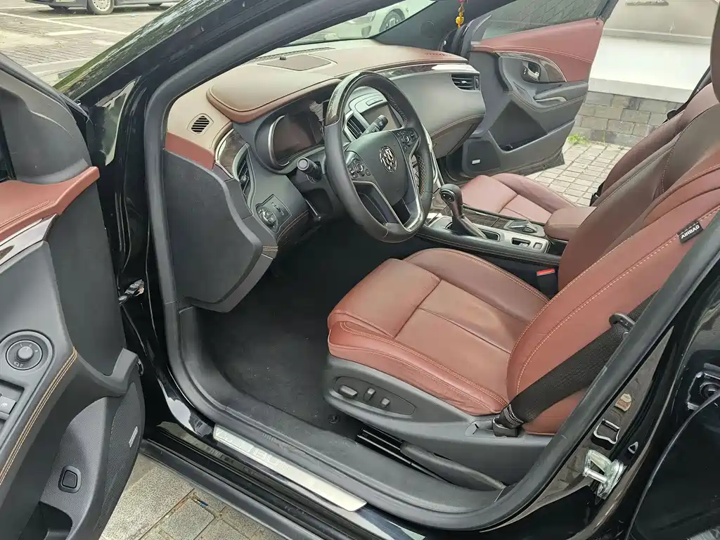 Buick LaCrosse — миниатюра 6