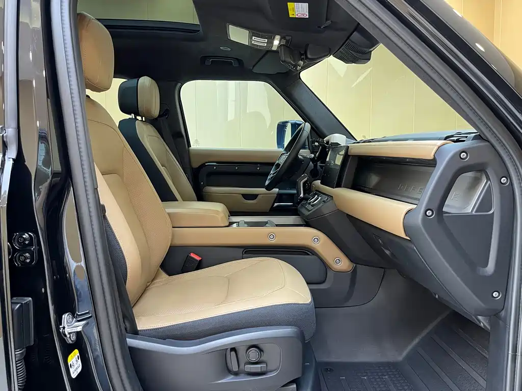 Land Rover Defender — миниатюра 6