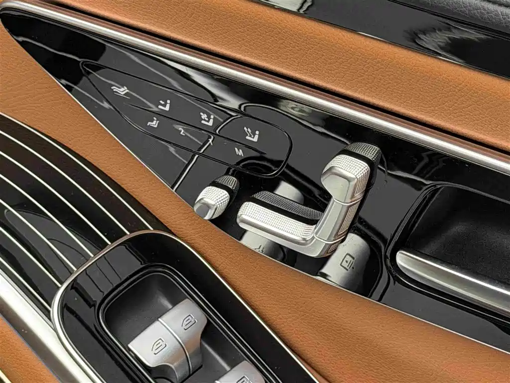 Mercedes-Benz S-Class — миниатюра 12