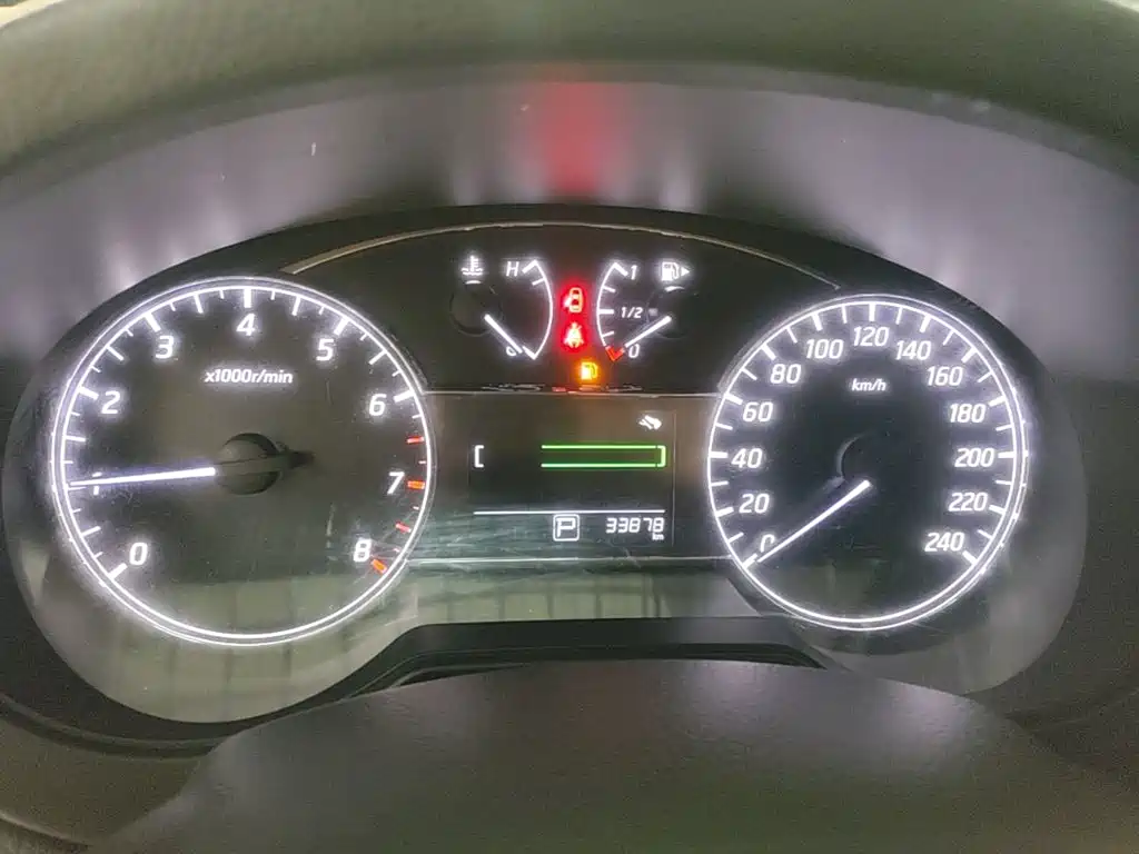 Nissan Tiida — миниатюра 12