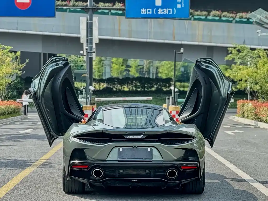 MCLAREN  GT