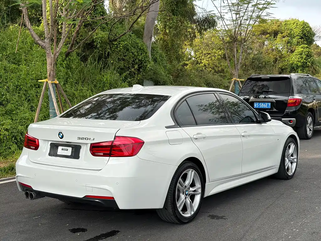 BMW 3 Series — миниатюра 11