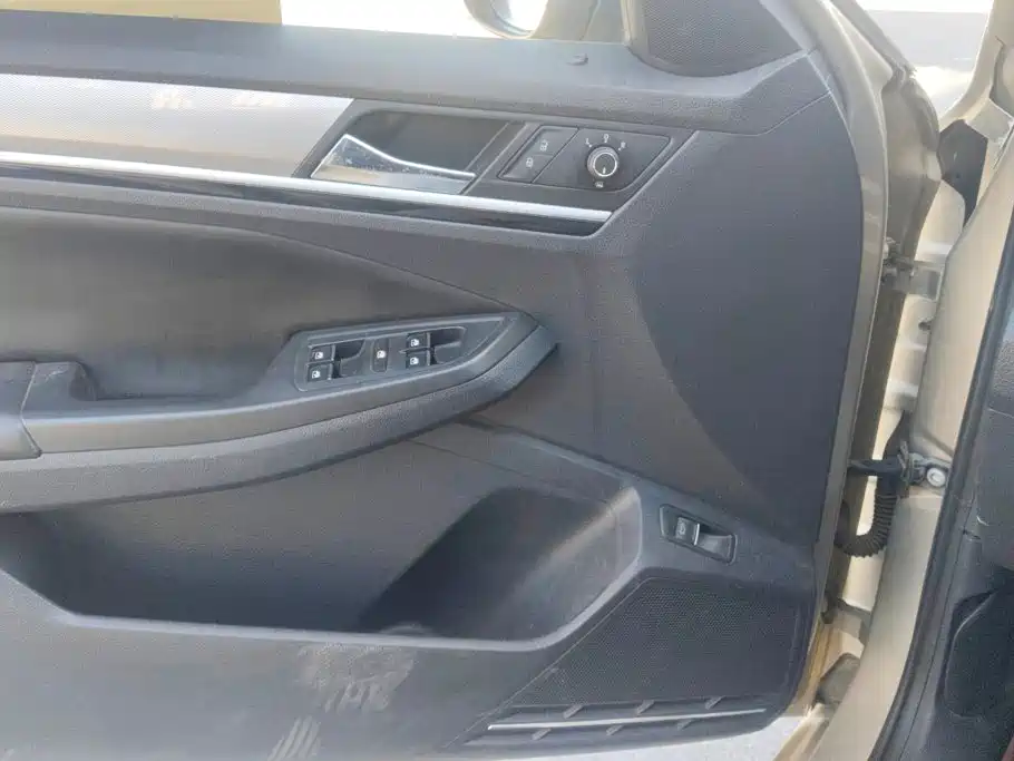 Volkswagen Bora — миниатюра 7