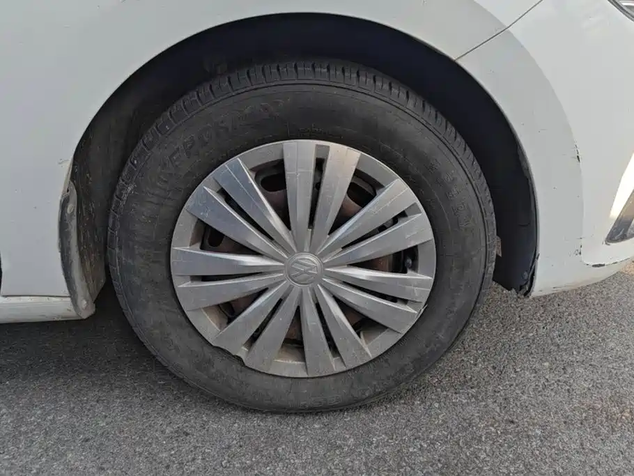 Volkswagen Santana — миниатюра 6
