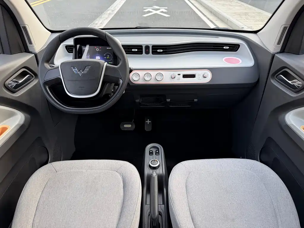Wuling MINIEV — миниатюра 10