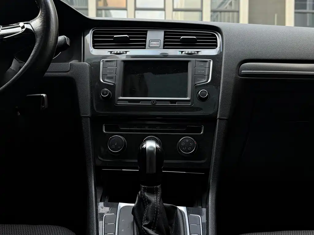 Volkswagen Golf — миниатюра 9