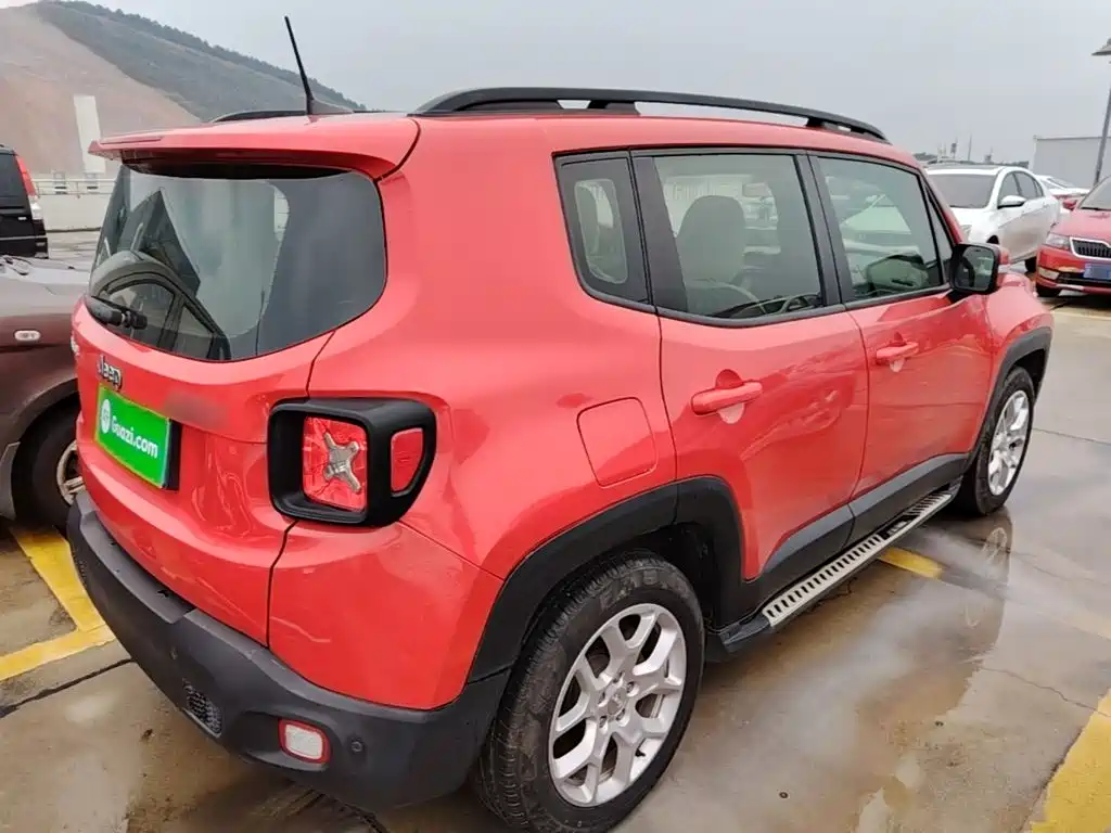 Jeep Renegade — миниатюра 7