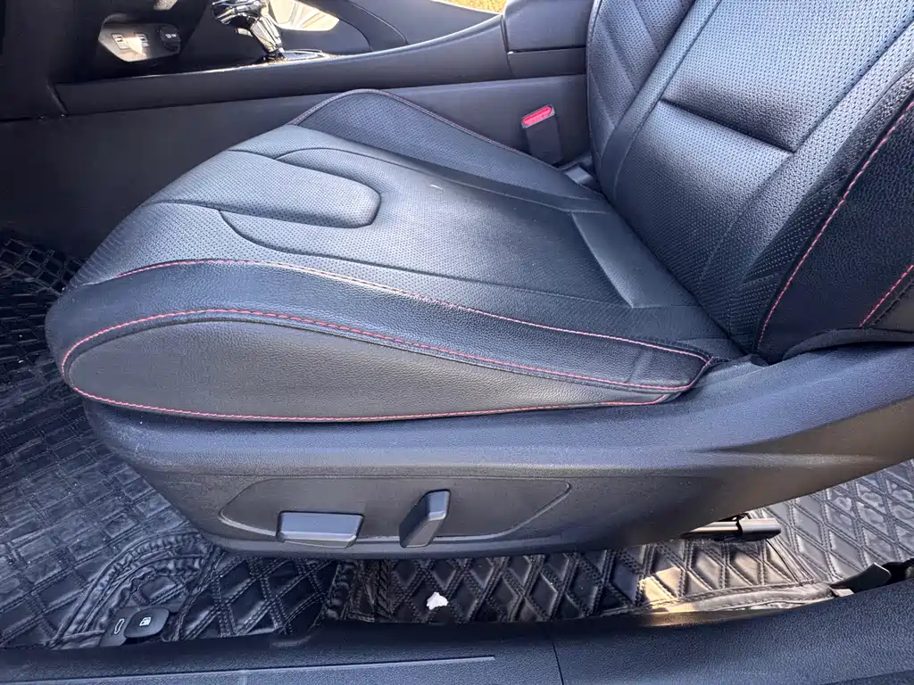 Hyundai Elantra — миниатюра 15