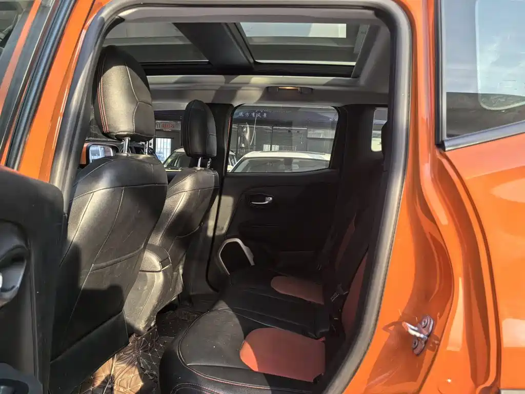 Jeep Renegade — миниатюра 14