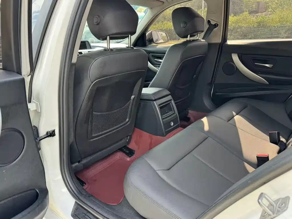 BMW 3 Series — миниатюра 13