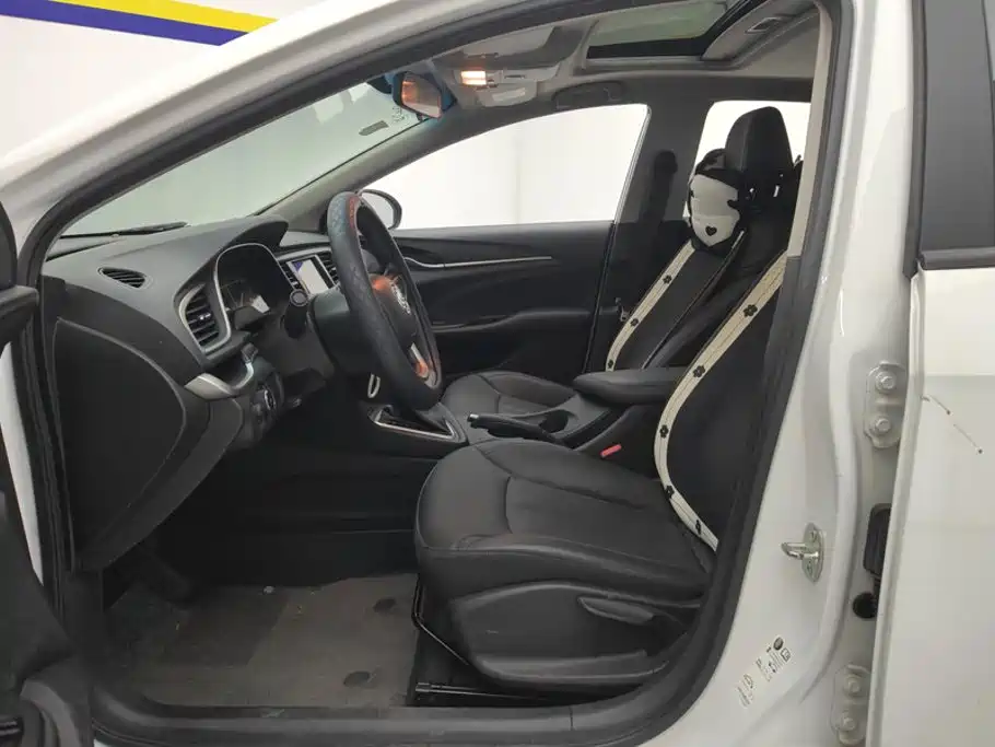 Buick Excelle — миниатюра 9