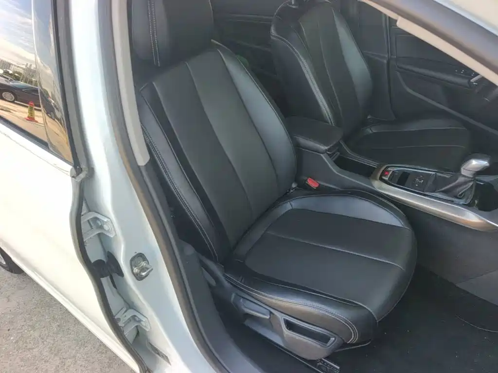 Peugeot 408 — миниатюра 25