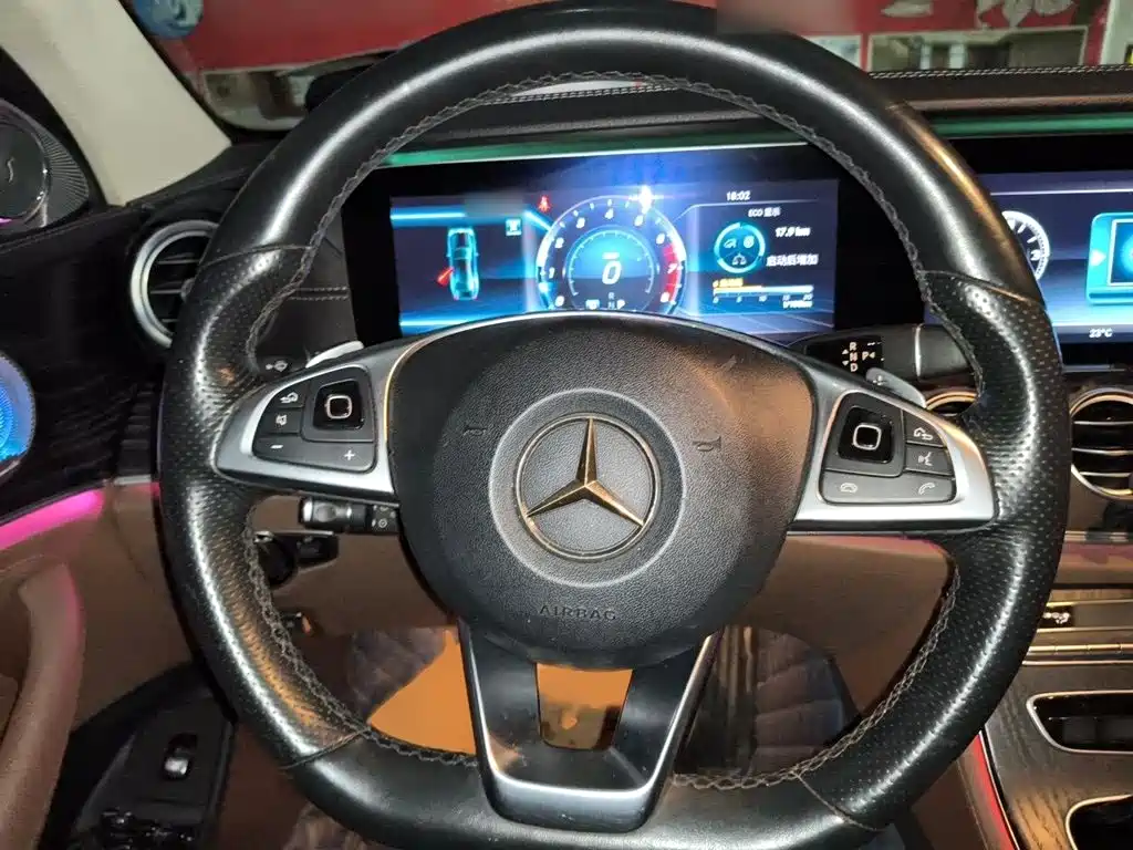 Mercedes-Benz E-Class — миниатюра 3