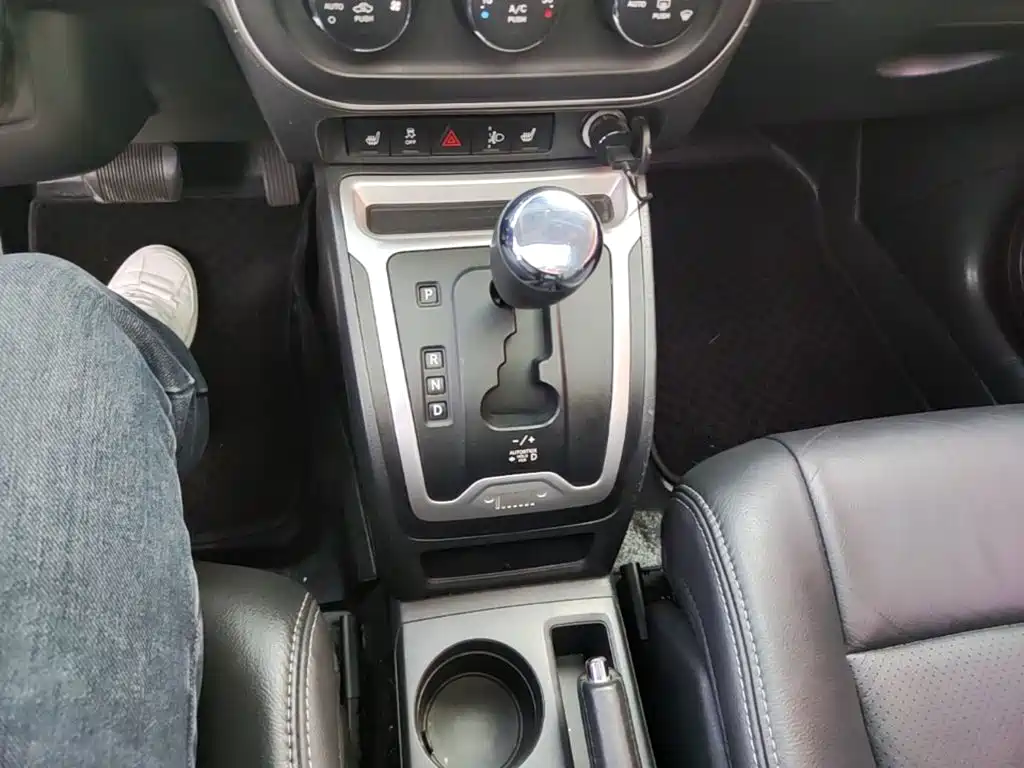 Jeep Compass (Import) — миниатюра 14