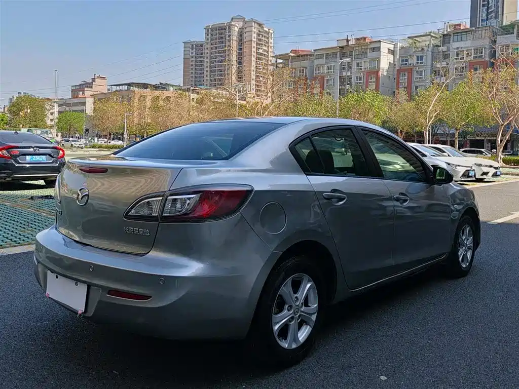 Mazda Mazda3 3 2011 1.6L AT Elite