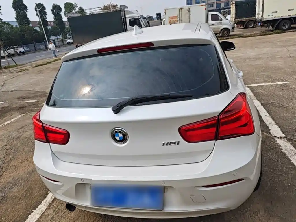 BMW 1 Series (Import) — миниатюра 6