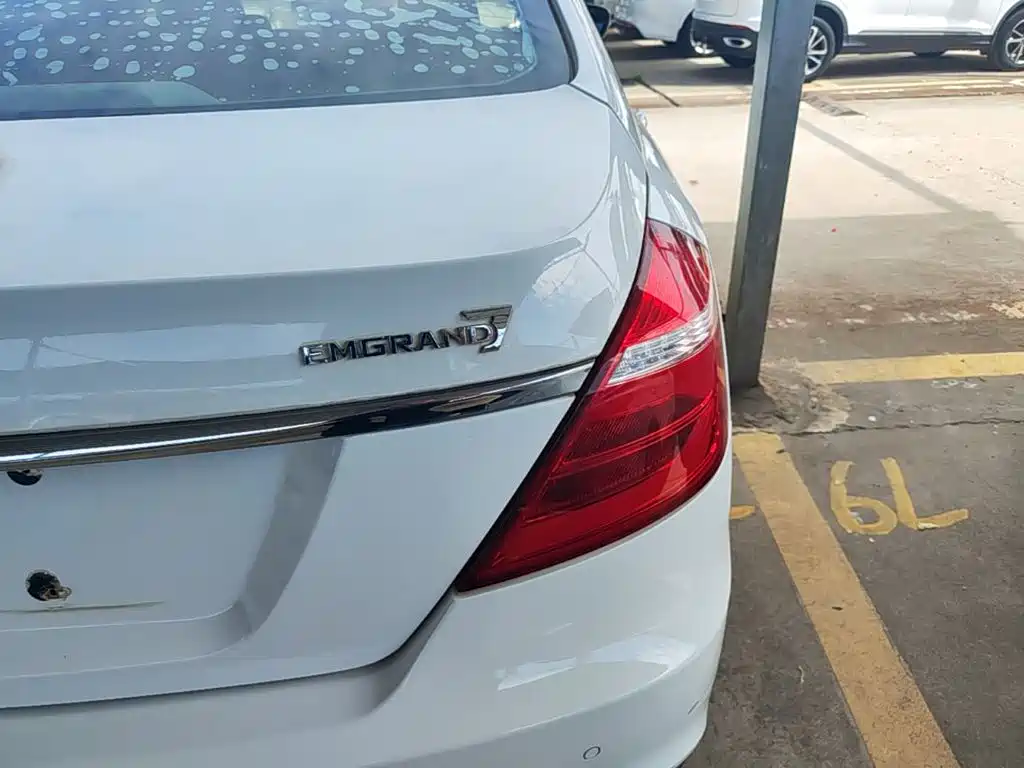 Geely Emgrand — миниатюра 8