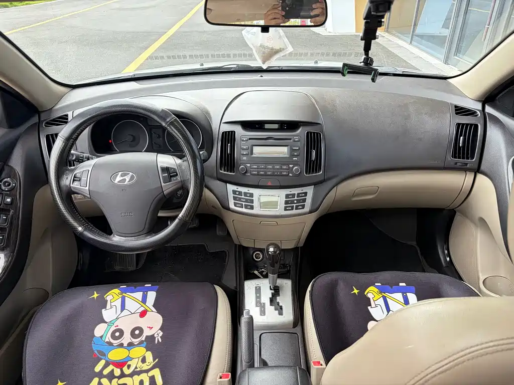 Hyundai Elantra — миниатюра 6