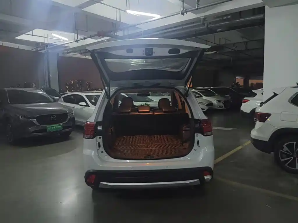 Mitsubishi Outlander — миниатюра 21