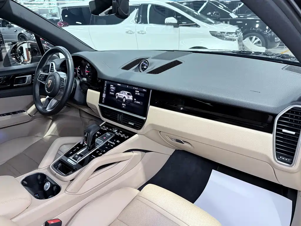 Porsche Cayenne — миниатюра 15