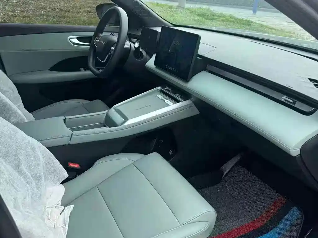 Roewe D6 — миниатюра 4