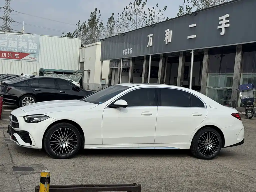 Mercedes-Benz C-Class — миниатюра 3