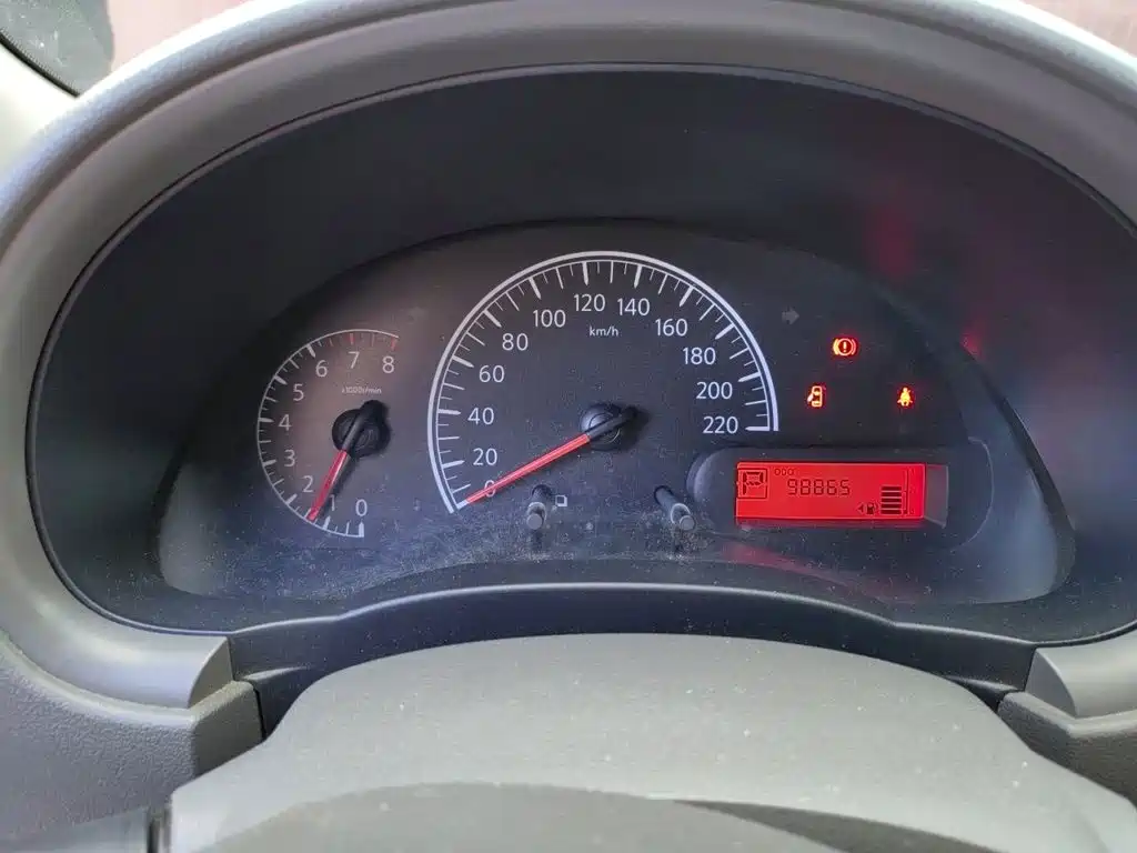 Nissan Sunny — миниатюра 7