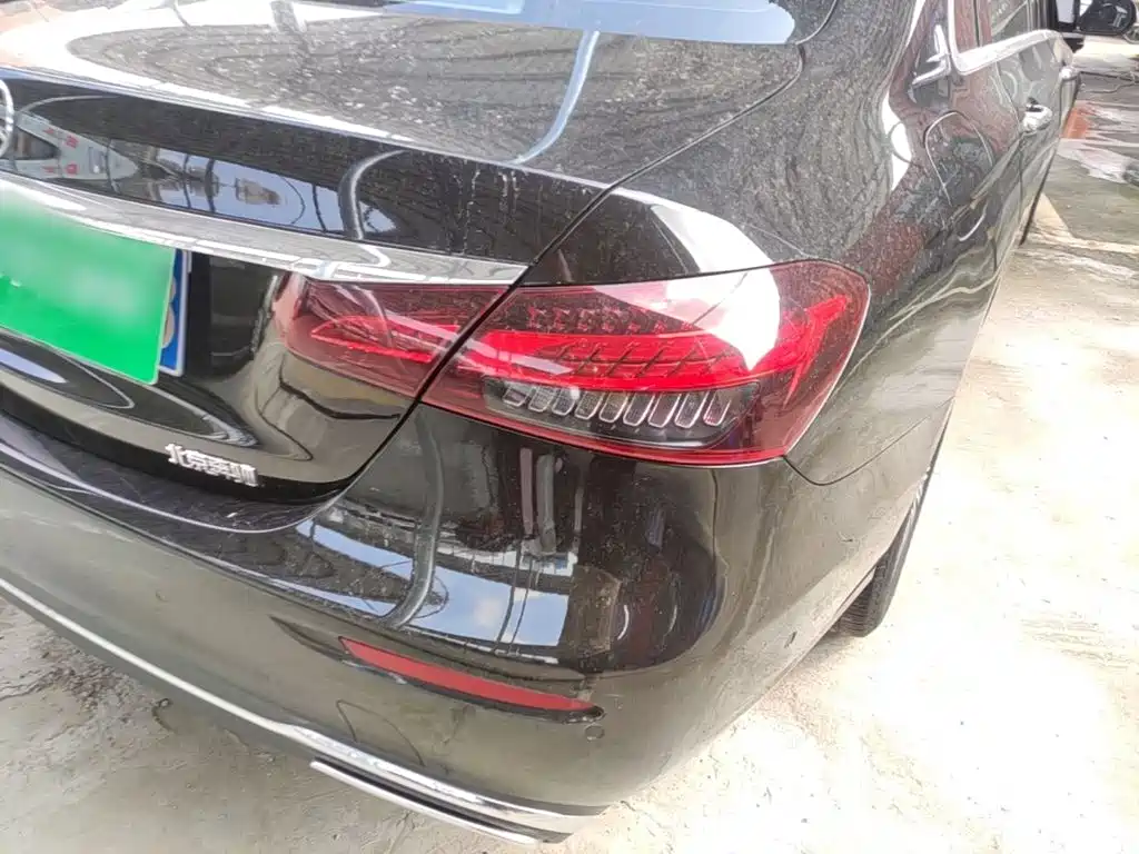 Mercedes-Benz E-Class — миниатюра 8
