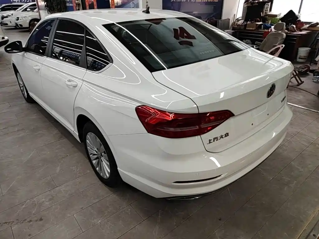Volkswagen Lavida — миниатюра 5