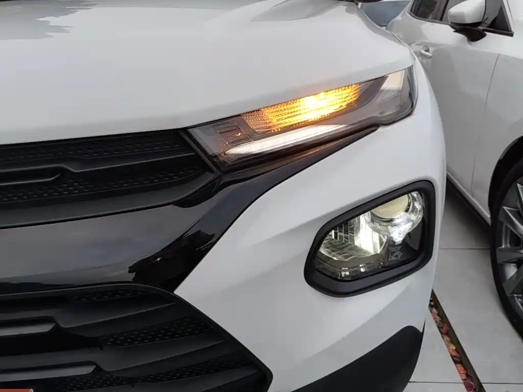 Chevrolet Tracker — миниатюра 24