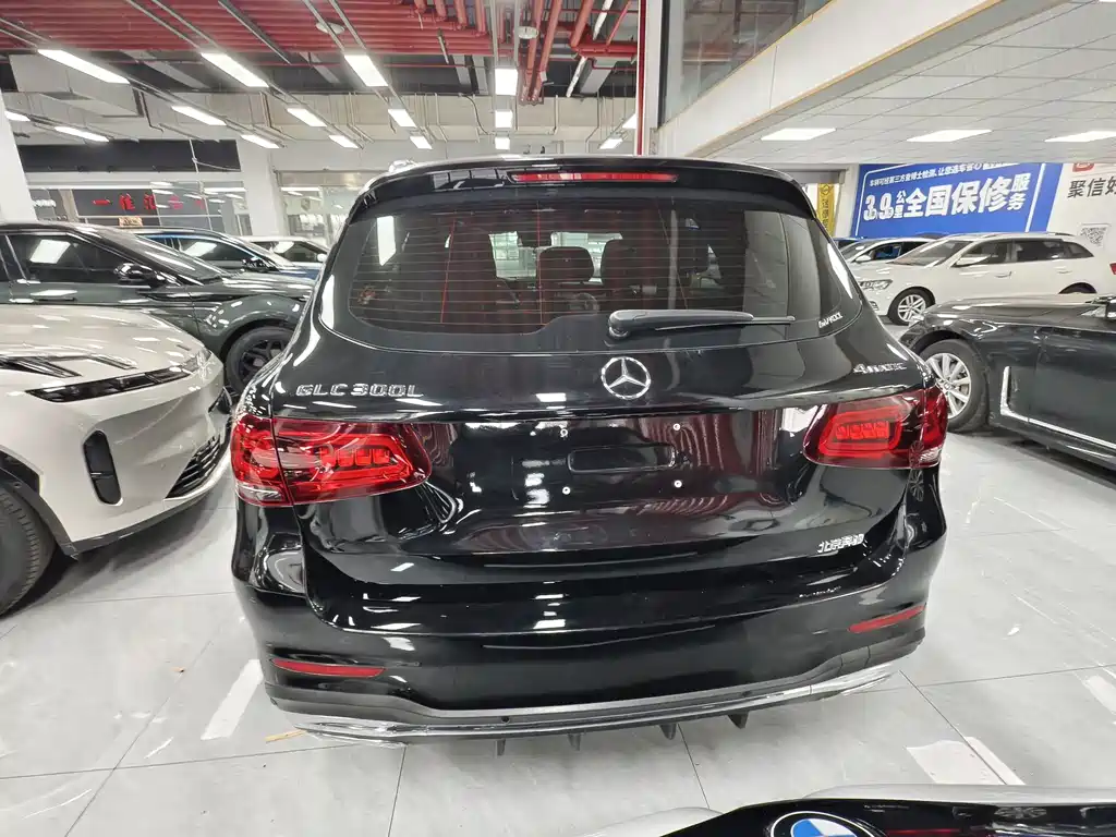 MERCEDES-BENZ GLC