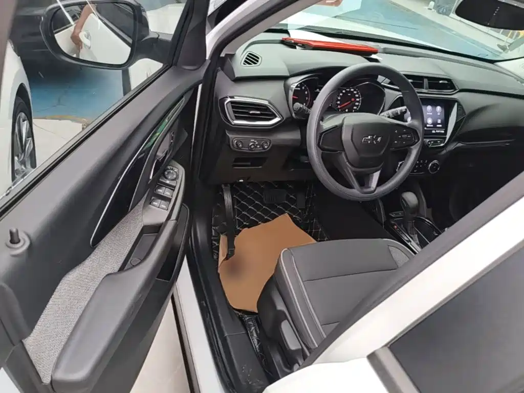 Chevrolet Tracker — миниатюра 16