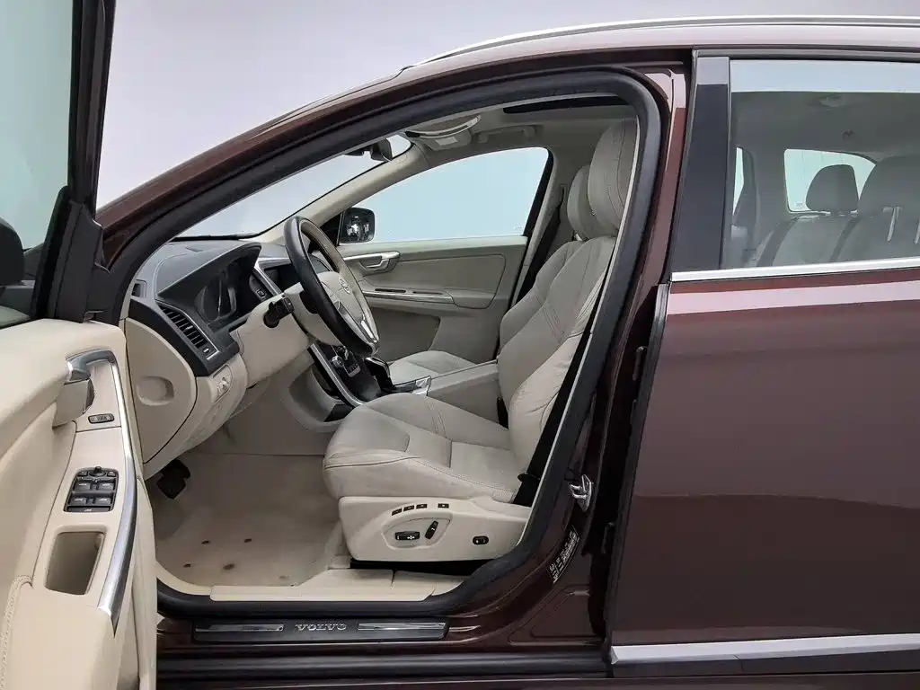 Volvo XC60 — миниатюра 10