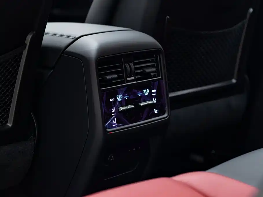 Porsche Cayenne — миниатюра 13
