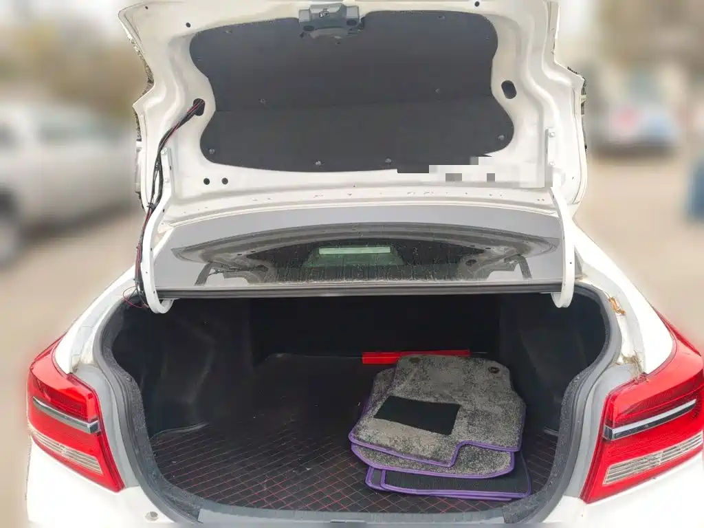 Toyota Yaris L — миниатюра 20