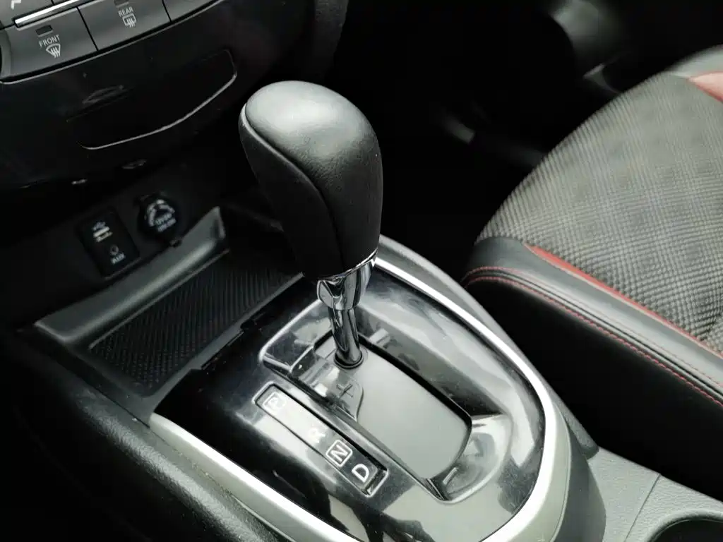 Nissan Qashqai — миниатюра 13