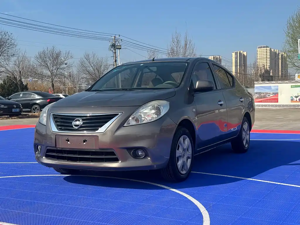 Nissan Sunny 2012