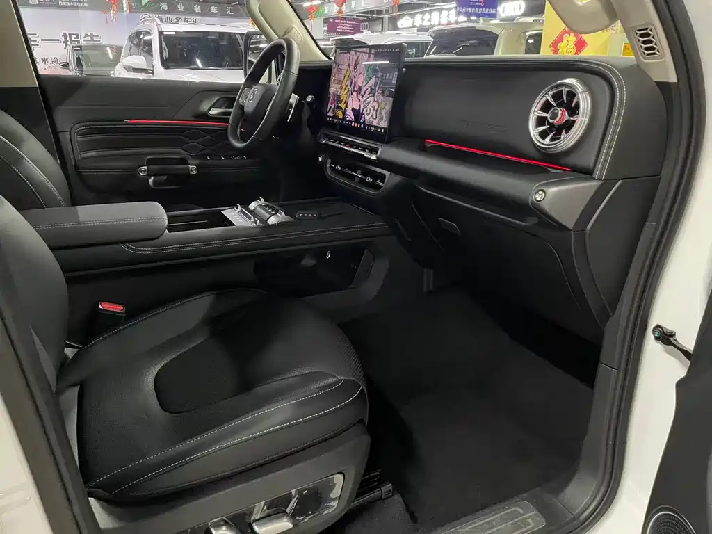 TANK TANK 300 NEW ENERGY