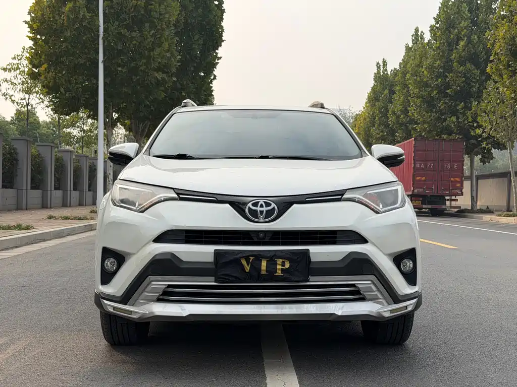 Toyota RAV4 — миниатюра 2