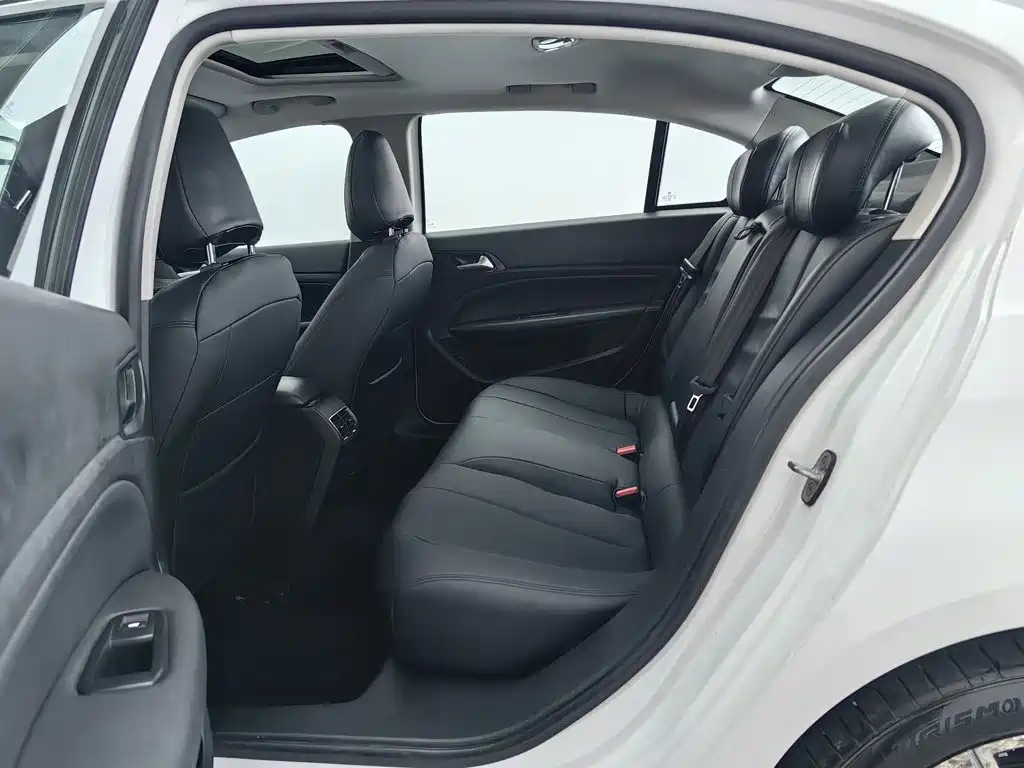 Peugeot 408 — миниатюра 15