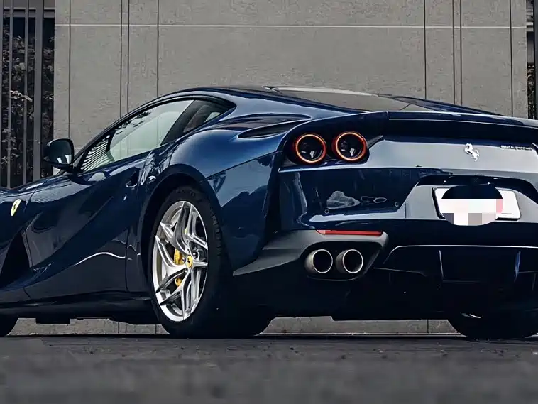Ferrari 812 — миниатюра 3