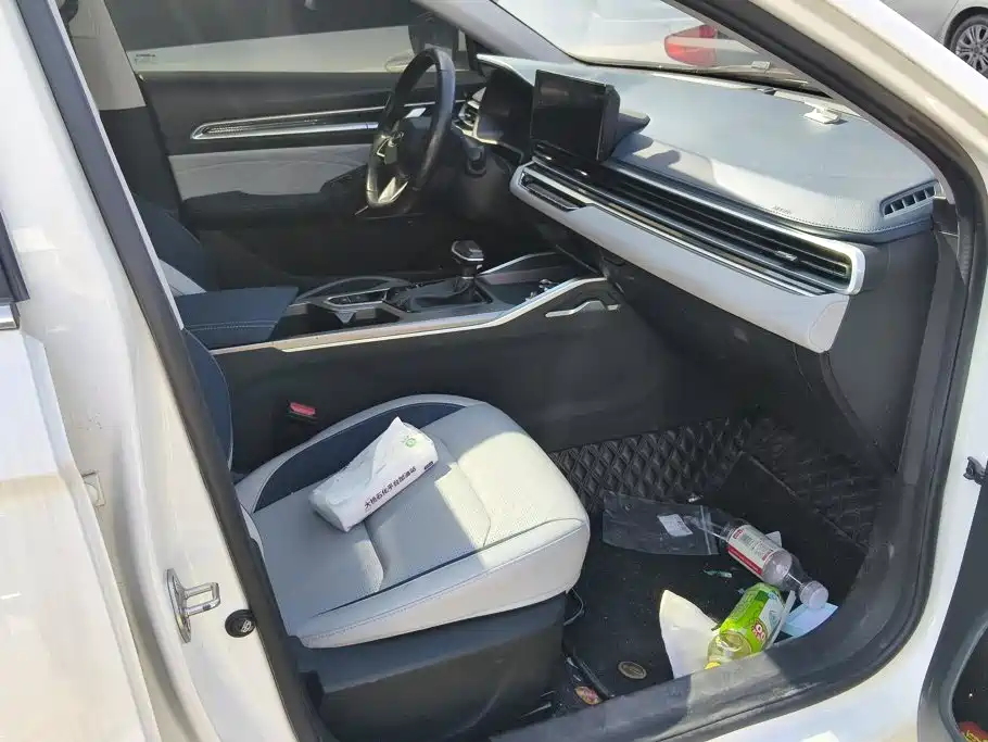 Geely Emgrand — миниатюра 8