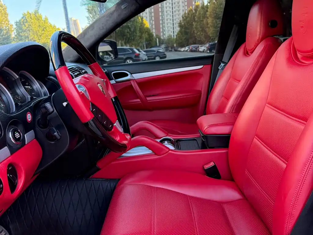 Porsche Cayenne — миниатюра 8