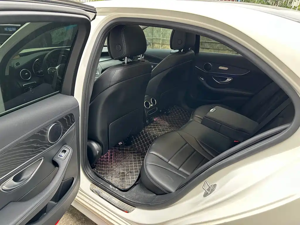 Mercedes-Benz C-Class — миниатюра 5