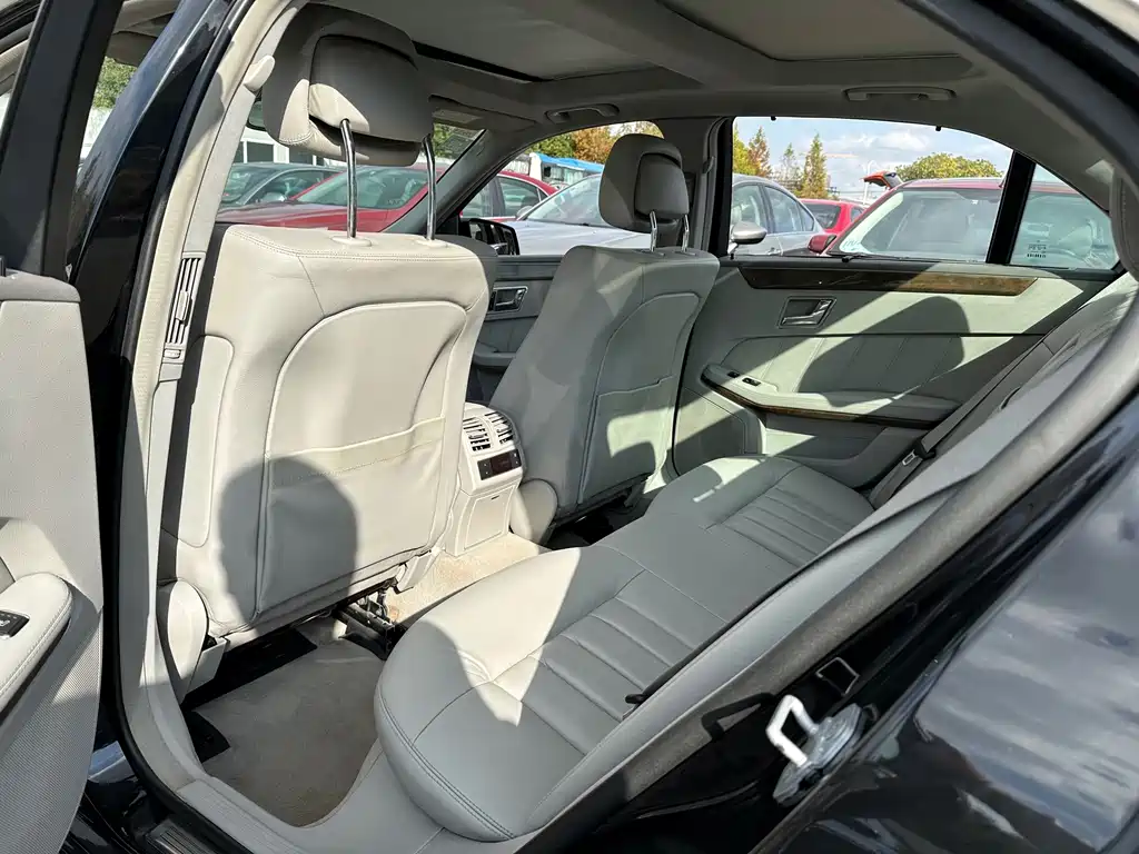 Mercedes-Benz E-Class (Import) — миниатюра 8