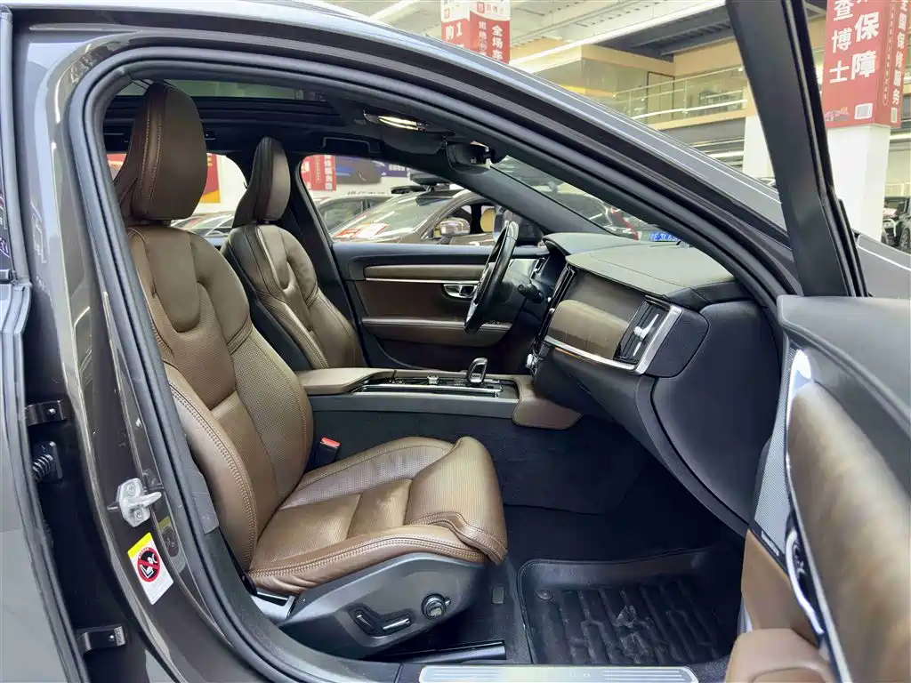 Volvo V90 2022 Cross Country B5 AWD